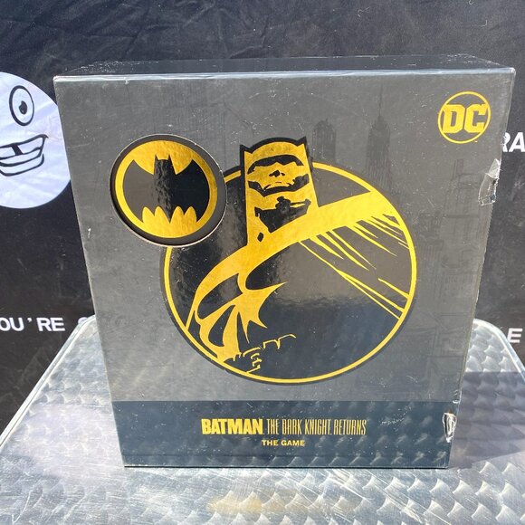 Batman: The Dark Knight Returns Board Game - Picture 1 of 5